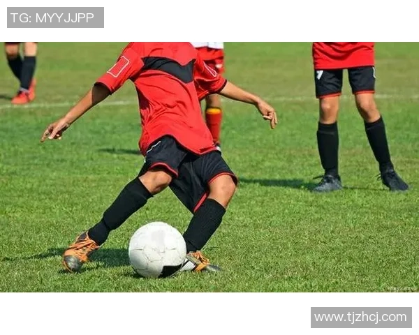 足球明星手指灵活性训练视频揭秘提升球技的秘密技巧与方法
